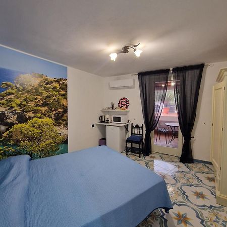 Al Geranio B&B Furore Bagian luar foto